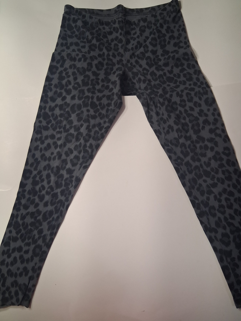 Old Navy Gray Black Leopard Print Leggings Size M